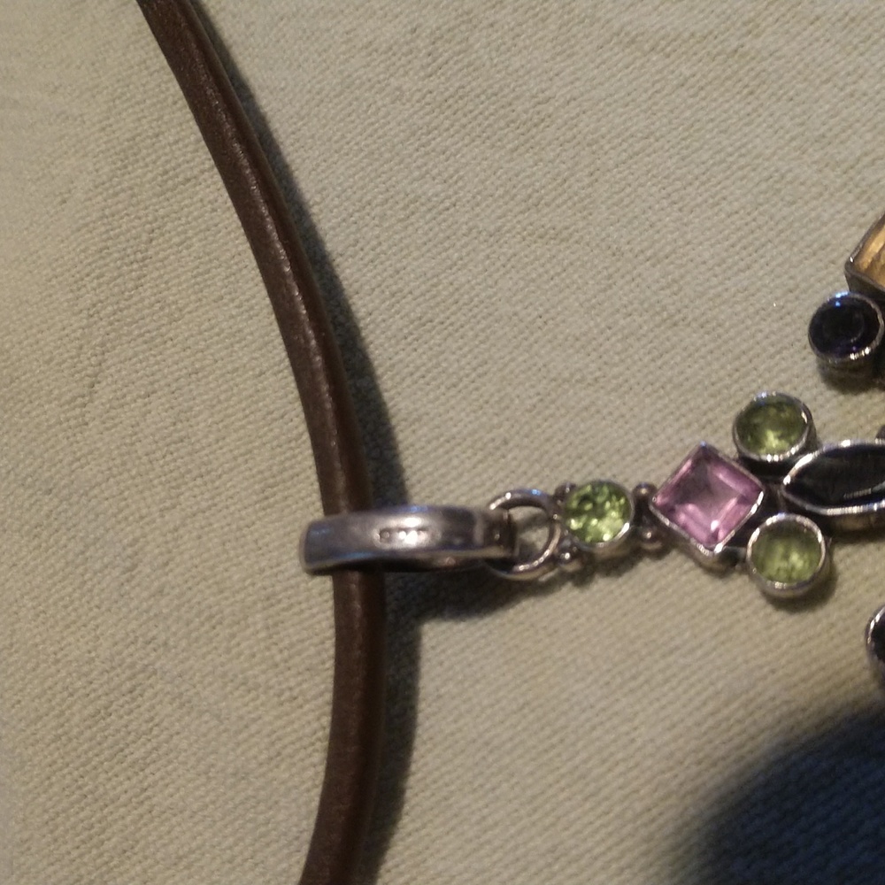 Gemstone cross necklace - Picture 11 of 16